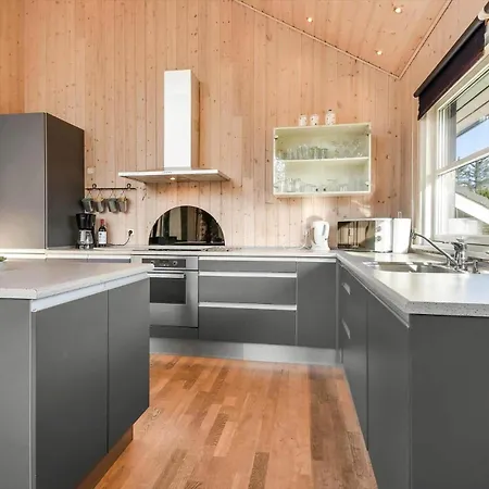 C11308-tarm-stikkelsbaervej-41 * Tarm